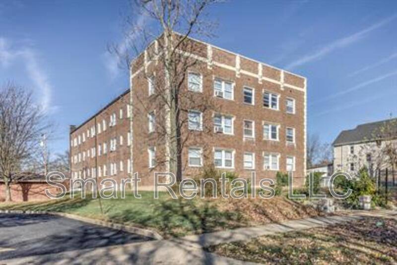 Apartment for rent at 807 Clara Ave, Saint Louis, MO 63112