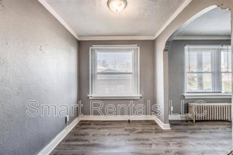 Apartment for rent at 807 Clara Ave, Saint Louis, MO 63112