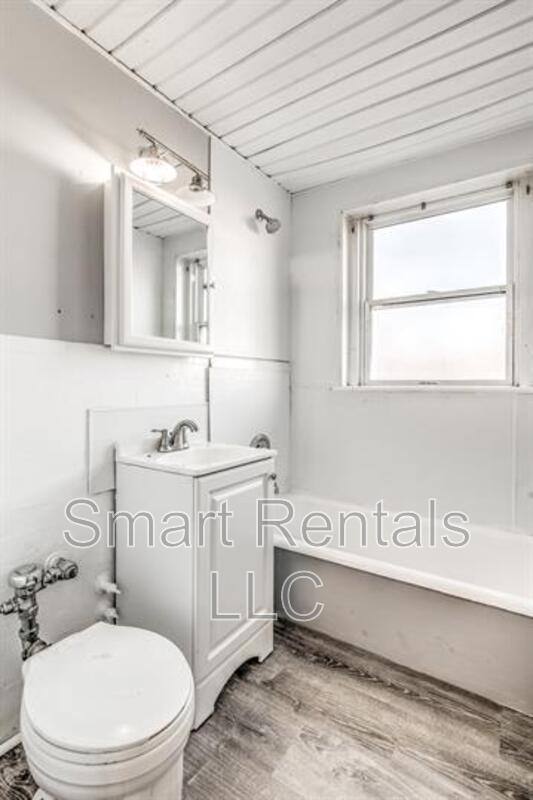 Apartment for rent at 807 Clara Ave, Saint Louis, MO 63112