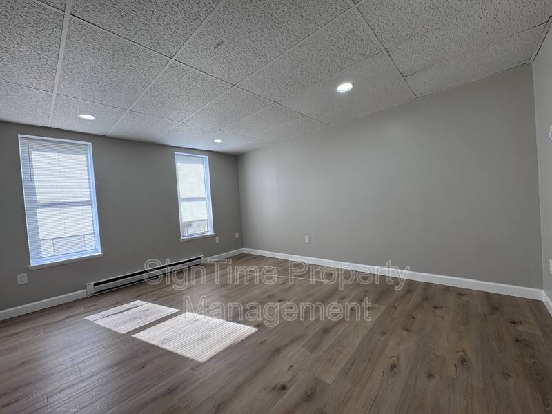 Apartment for rent at 229 Jonathan St, Hagerstown, MD 21740