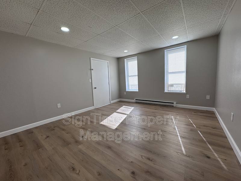 Apartment for rent at 229 Jonathan St, Hagerstown, MD 21740