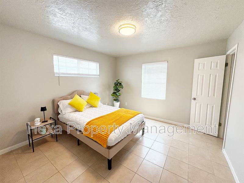 Apartment for rent at 4679 Weaver Rd, Houston, TX 77016