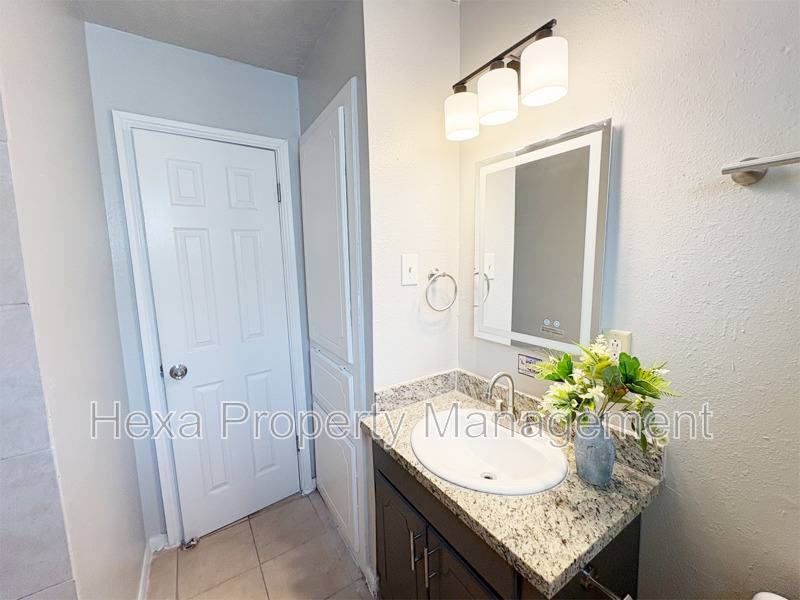 Apartment for rent at 4679 Weaver Rd, Houston, TX 77016