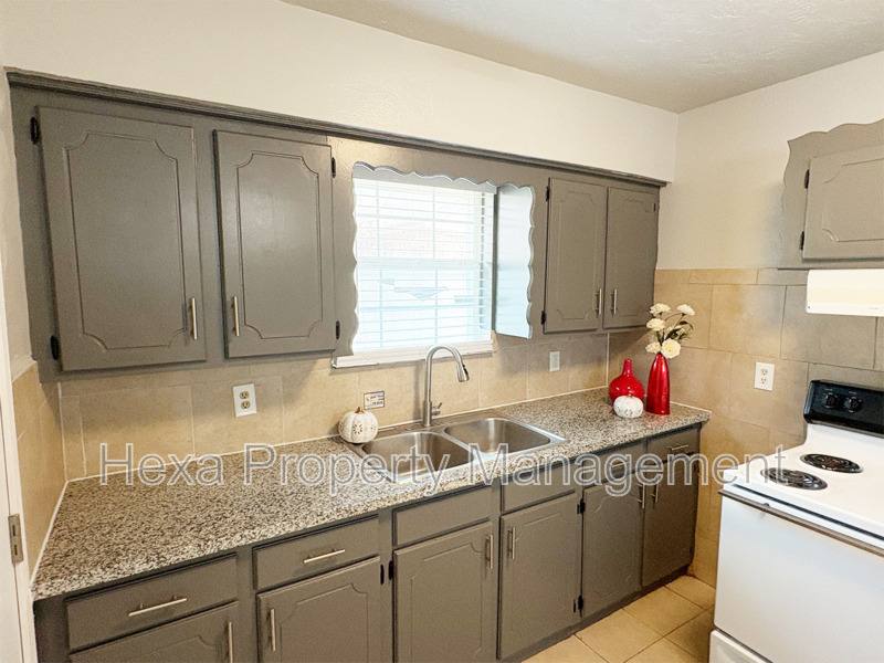Apartment for rent at 4679 Weaver Rd, Houston, TX 77016