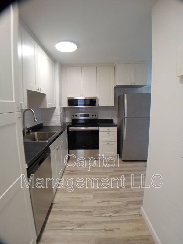 Apartment for rent at 801 N Capitol Ave, Lansing, MI 48906