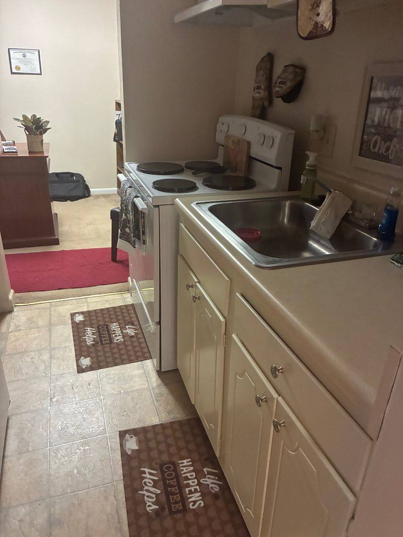 Apartment for rent at 320 E Mercury Blvd, Hampton, VA 23663