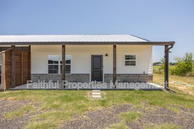 Apartment for rent at 16374 County Rd, Lindale, TX 75771