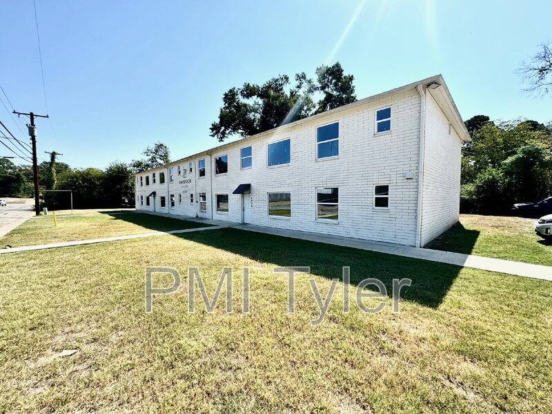 Apartment for rent at 1822 W Oakwood St, Tyler, TX 75702