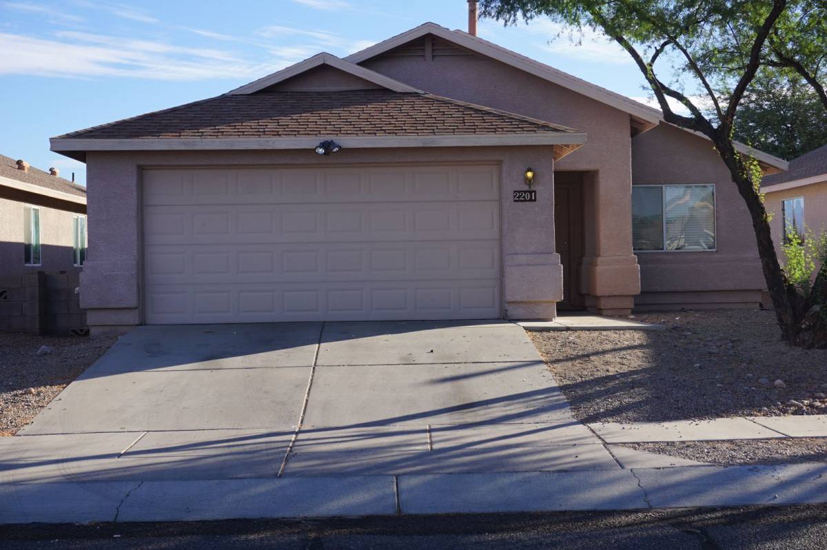 House for rent at 2201 S Saint Suzanne Dr, Tucson, AZ 85713