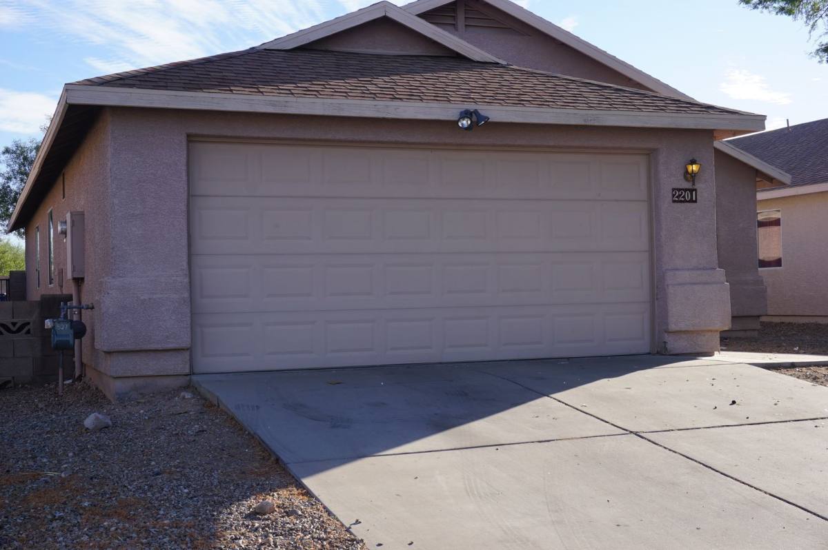 House for rent at 2201 S Saint Suzanne Dr, Tucson, AZ 85713