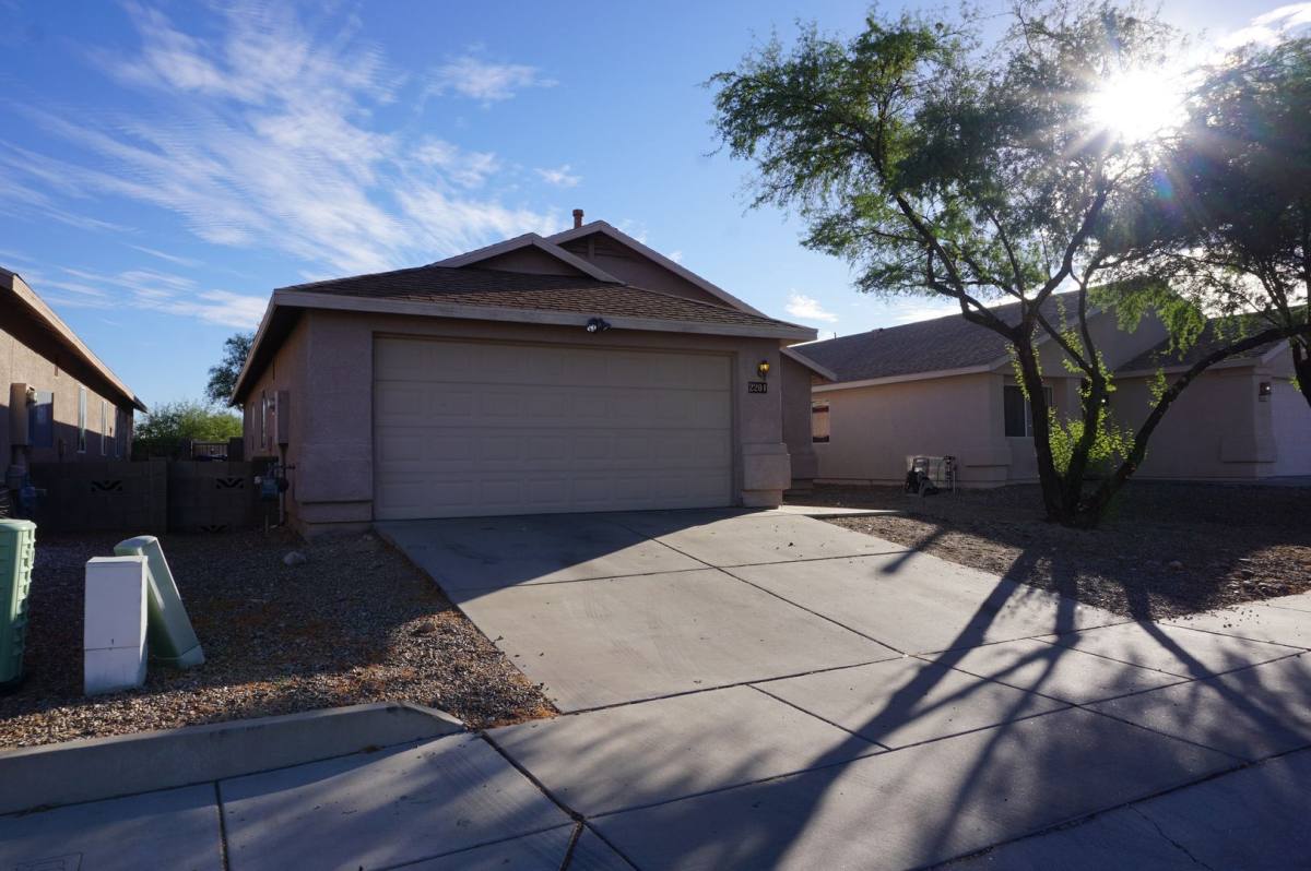 House for rent at 2201 S Saint Suzanne Dr, Tucson, AZ 85713