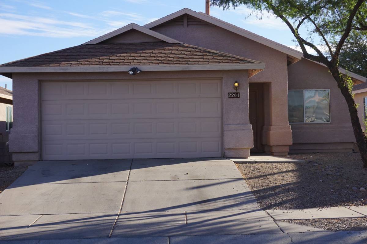 House for rent at 2201 S Saint Suzanne Dr, Tucson, AZ 85713