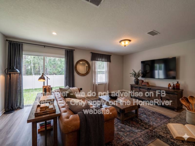 Apartment for rent at 7650 Mailes Court, Jacksonville, FL 32210