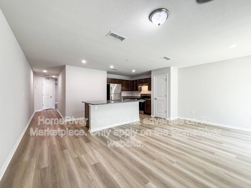 Apartment for rent at 7650 Mailes Court, Jacksonville, FL 32210