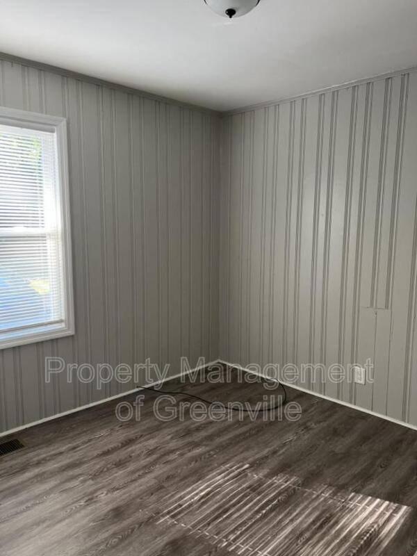 Apartment for rent at 326 Loop St, Greenville, SC 29609