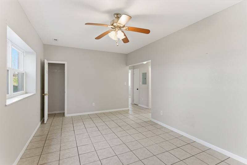 Apartment for rent at 3300-3374 Valley View Dr #3370, Knoxville, TN 37917