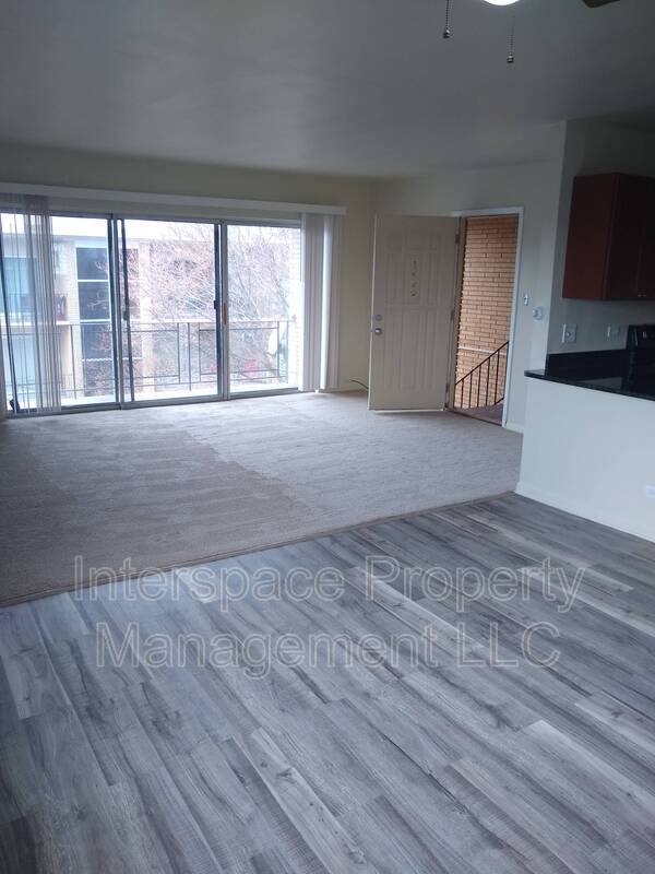 Apartment for rent at 9957 S Cicero #308, Oak Lawn, IL 60453