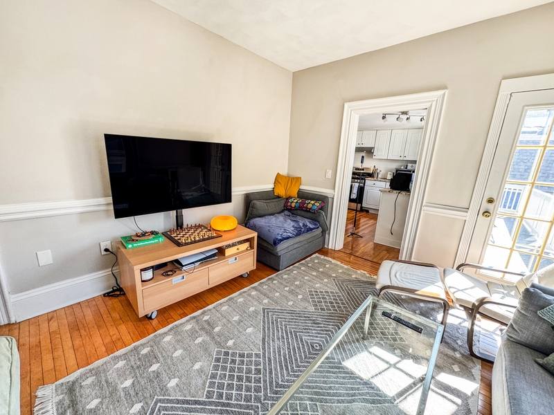 Apartment for rent at 68 Pleasant St #2, Cambridge, MA 02139