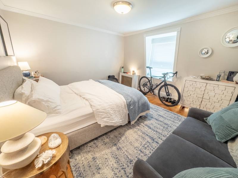Apartment for rent at 68 Pleasant St #2, Cambridge, MA 02139