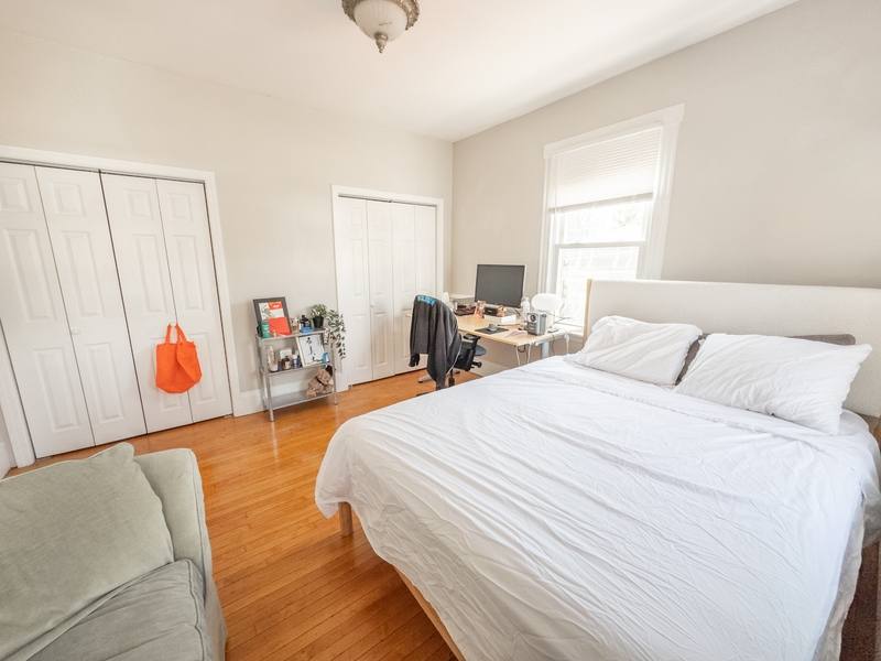 Apartment for rent at 68 Pleasant St #2, Cambridge, MA 02139