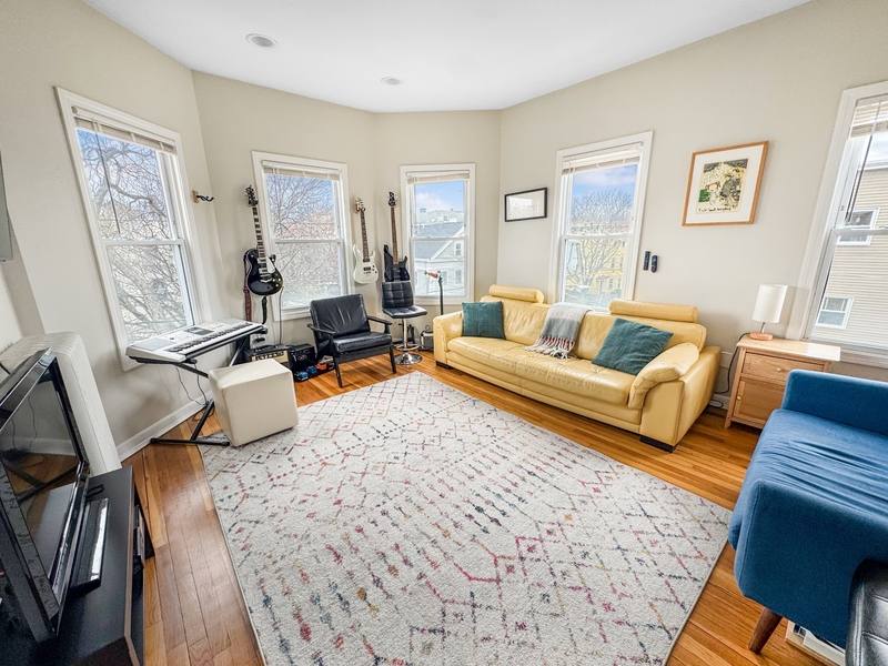 Apartment for rent at 107 Columbia St #3, Cambridge, MA 02139
