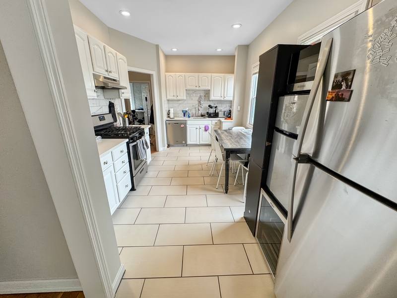 Apartment for rent at 107 Columbia St #3, Cambridge, MA 02139