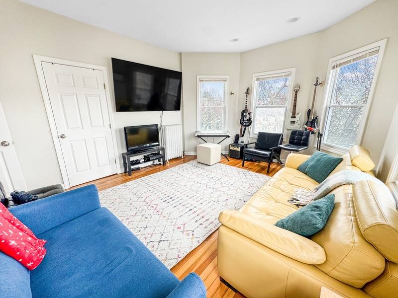 Apartment for rent at 107 Columbia St #3, Cambridge, MA 02139