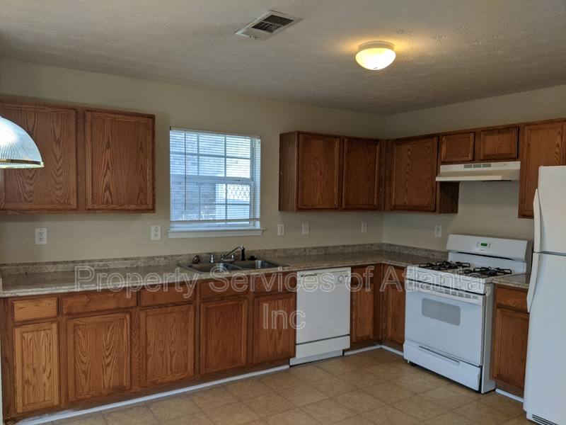 House for rent at 416 Townsend Bend, Stockbridge, GA 30281