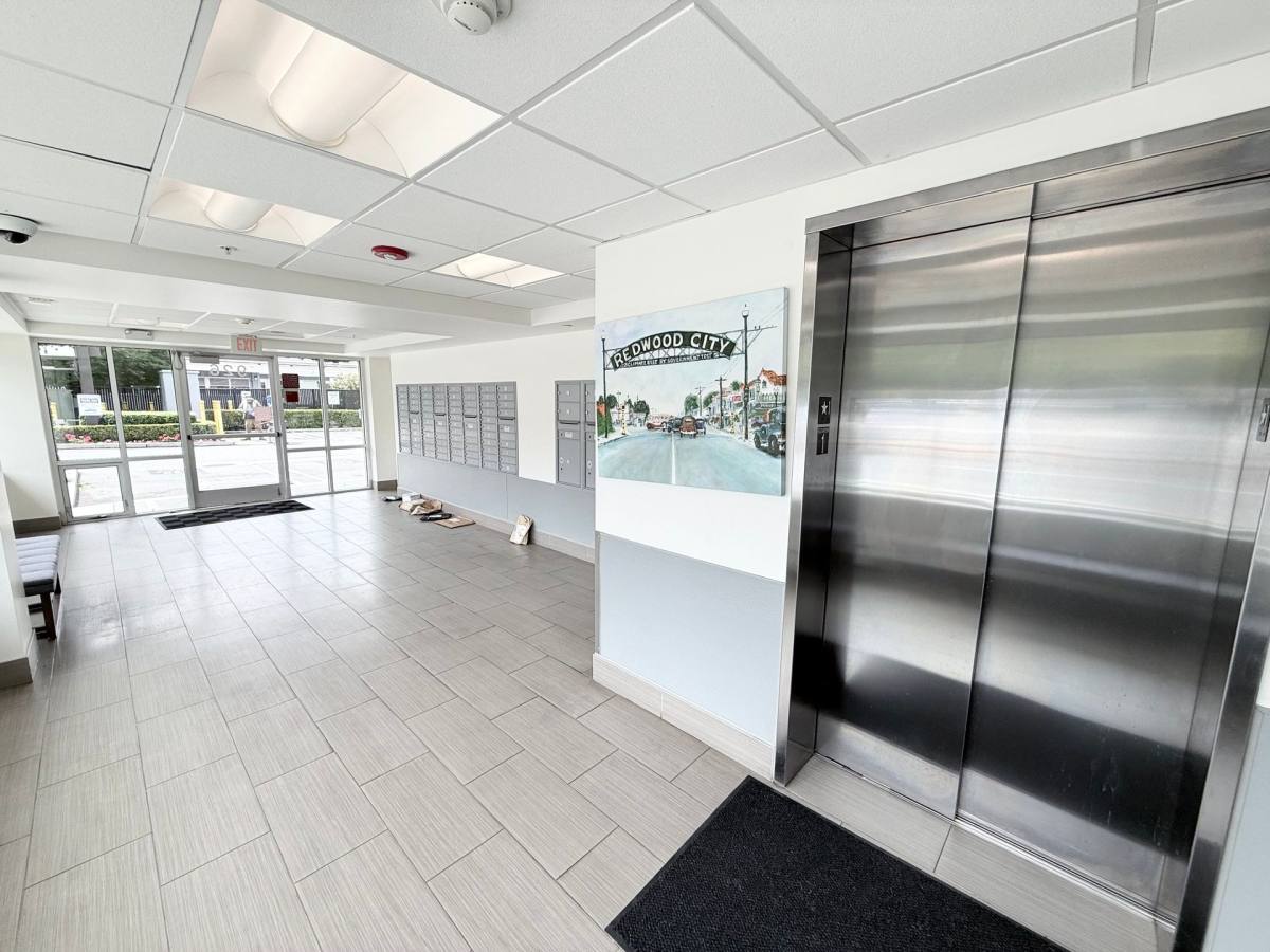 Apartment for rent at 926 Woodside Rd, Redwood City, CA 94061