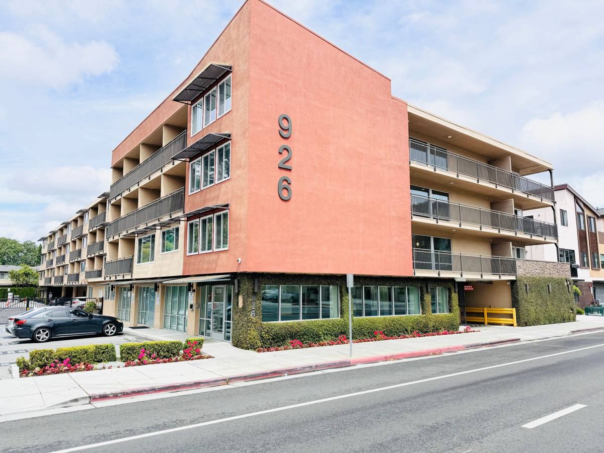 Apartment for rent at 926 Woodside Rd, Redwood City, CA 94061
