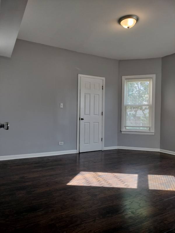 Apartment for rent at 2525 E 72nd Place #2, Chicago, IL 60649