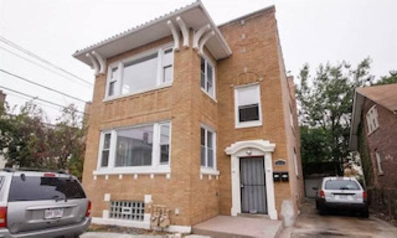 Apartment for rent at 2525 E 72nd Place #2, Chicago, IL 60649