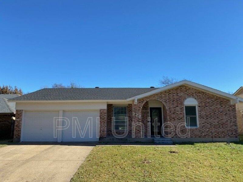 House for rent at 729 Lisa Lane, Cedar Hill, TX 75104