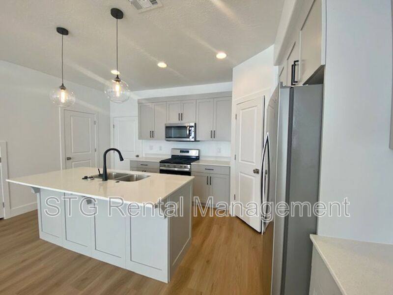 Townhouse for rent at 2664 E Gray Birch Dr, Saint George, UT 84790