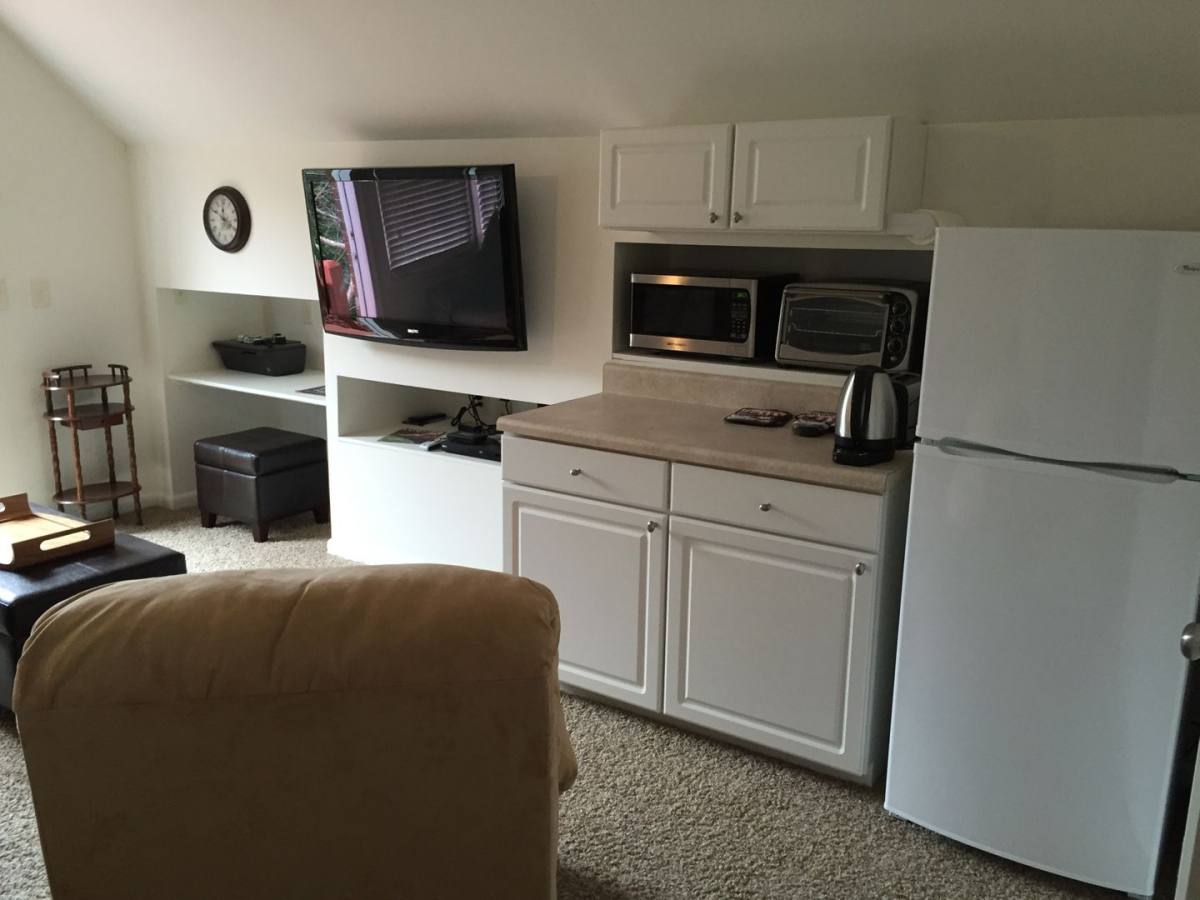 House for rent at 1180 E University Dr, Auburn, AL 36830