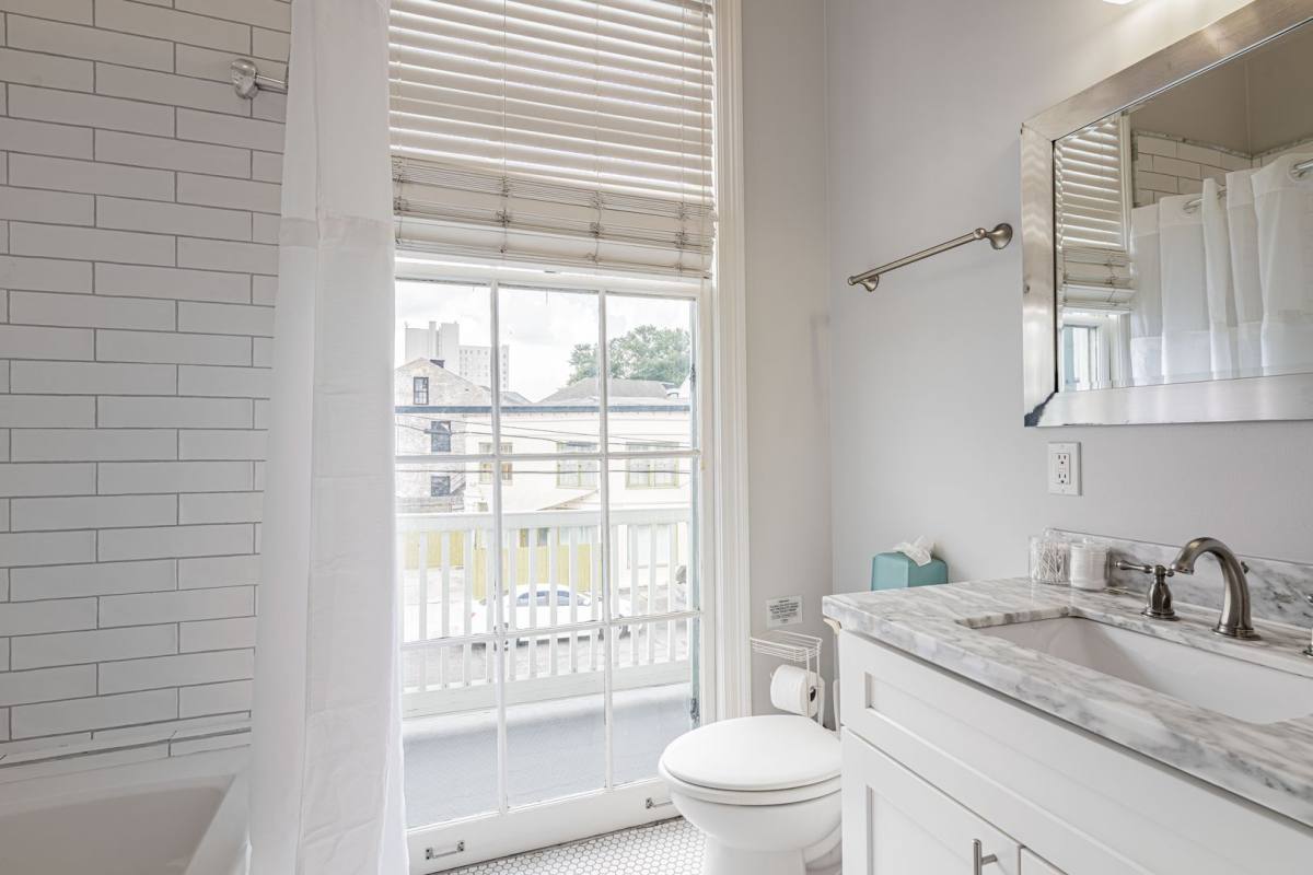 Apartment for rent at 1201 Barrone St, New Orleans, LA 70113