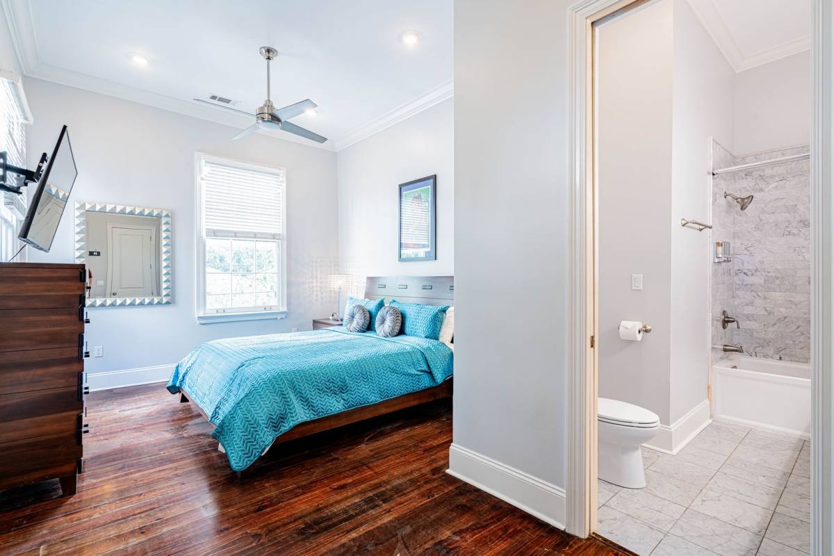 Apartment for rent at 1201 Barrone St, New Orleans, LA 70113