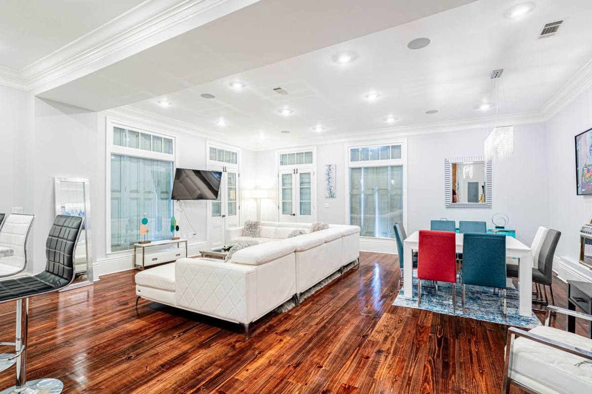 Apartment for rent at 1201 Barrone St, New Orleans, LA 70113