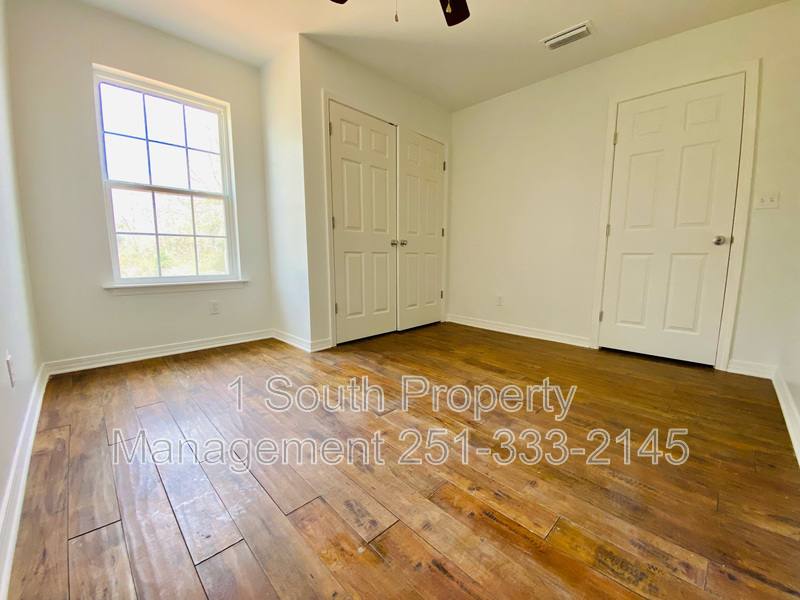 House for rent at 7527 Douglas St #B, Daphne, AL 36527