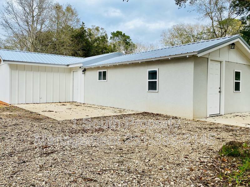 House for rent at 7527 Douglas St #B, Daphne, AL 36527