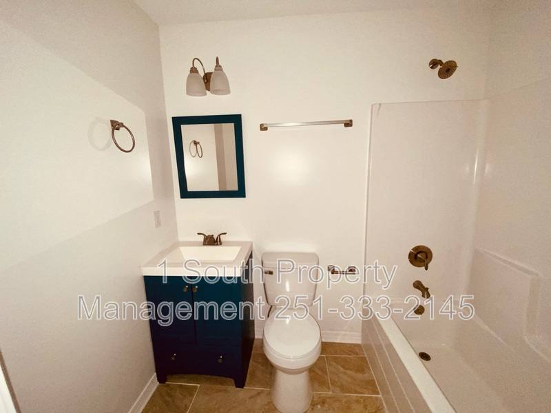 House for rent at 7527 Douglas St #B, Daphne, AL 36527