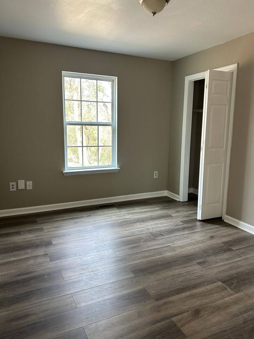 Apartment for rent at 200 E Oak St, Rossville, GA 30741