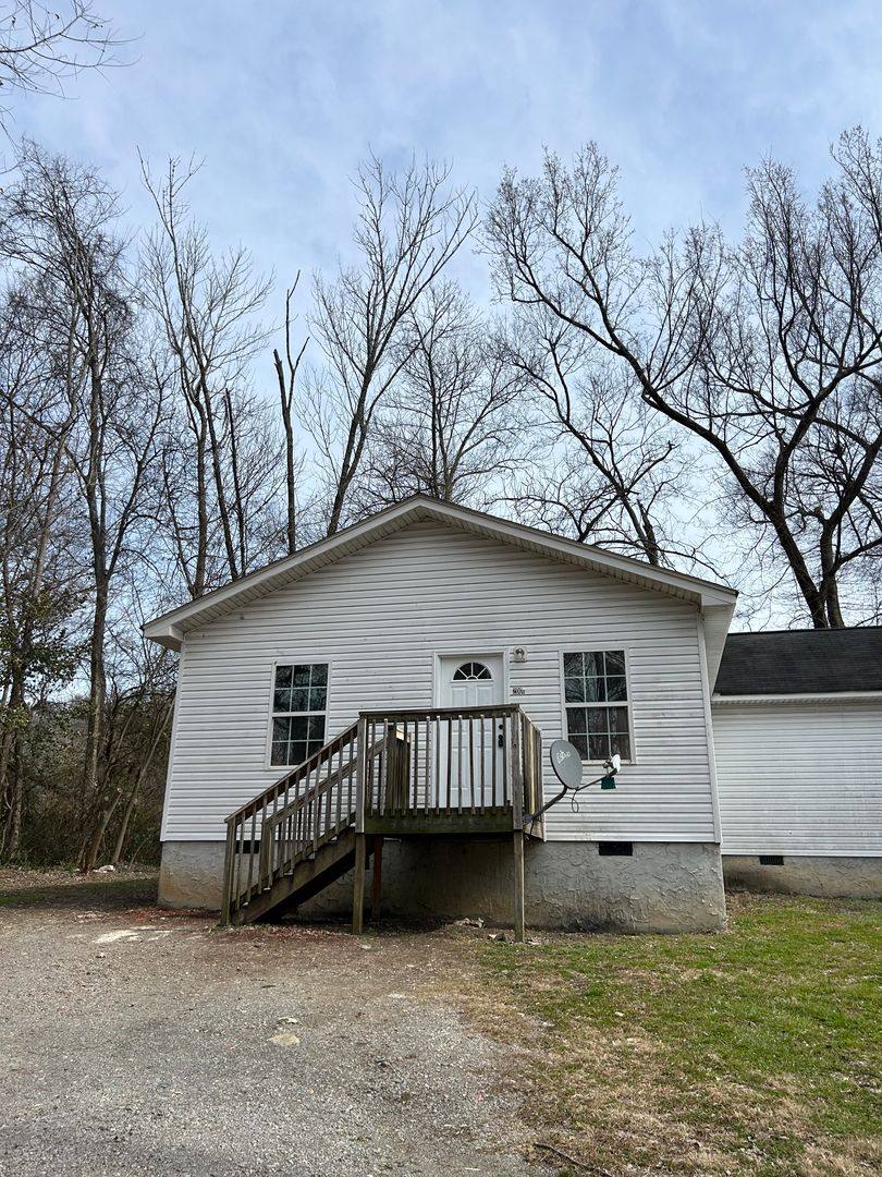 Apartment for rent at 200 E Oak St, Rossville, GA 30741