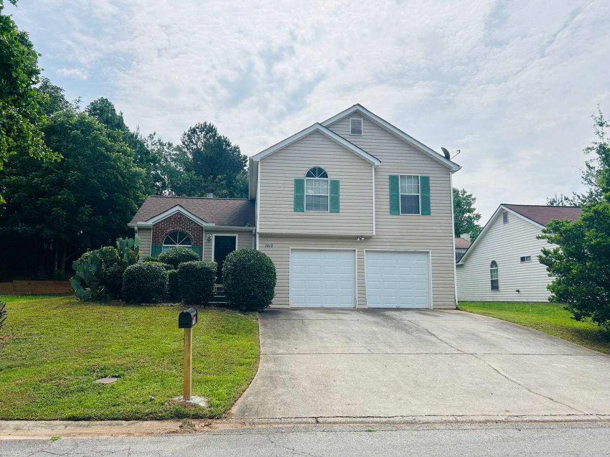 House for rent at 7018 New Dale Rd, Rex, GA 30273