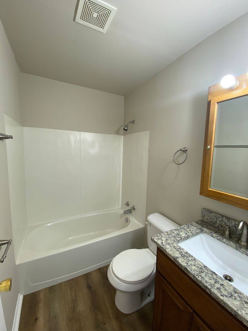 House for rent at 702 E 20th St S, Newton, IA 50208