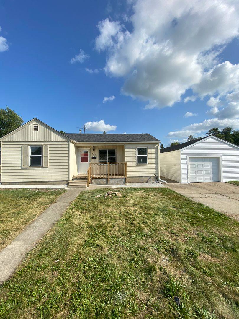 House for rent at 702 E 20th St S, Newton, IA 50208