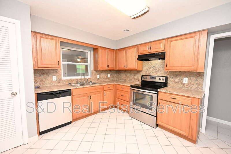 House for rent at 907 Swann Dr, Lakeland, FL 33809