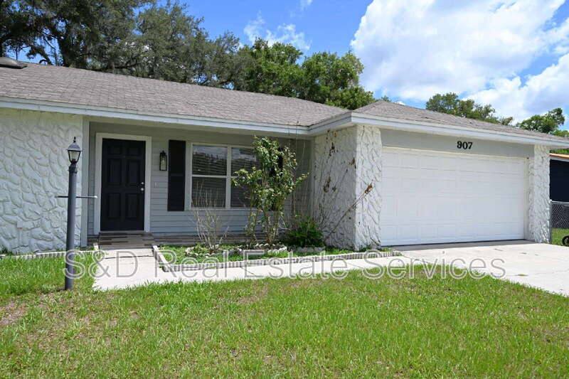 House for rent at 907 Swann Dr, Lakeland, FL 33809