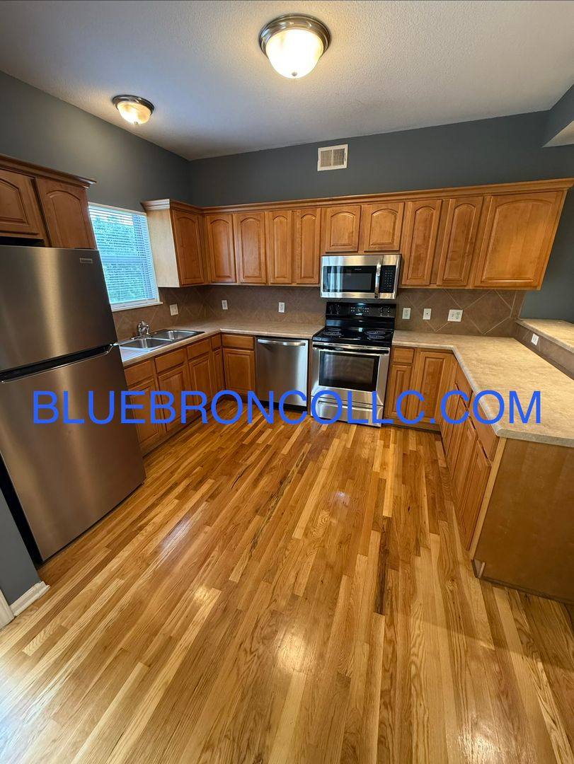 House for rent at 10410 E 45th Terrace, Kansas City, MO 64133