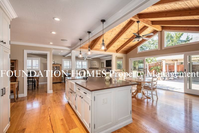 House for rent at 32 Devonshire Dr, Novato, CA 94947